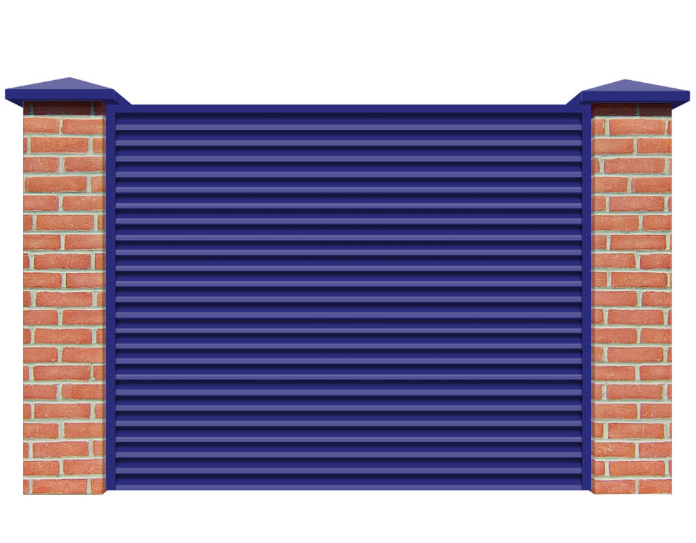 Секция забора жалюзи из ламелей Жалюзи ЭКО-Z RAL5002 Ультрамариново-синий с кирпичными столбами анфас